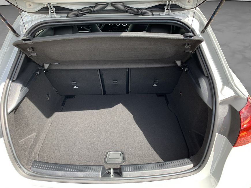 Mercedes-Benz A 180 2025