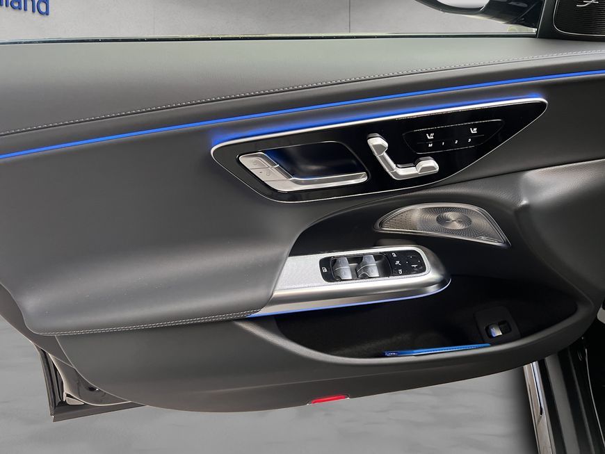 Mercedes-Benz E 300 2025