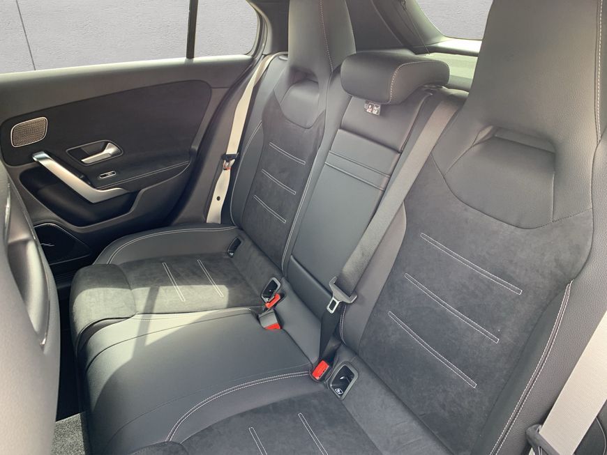 Mercedes-Benz A 180 2025