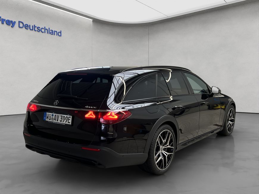 Mercedes-Benz E 300 2025