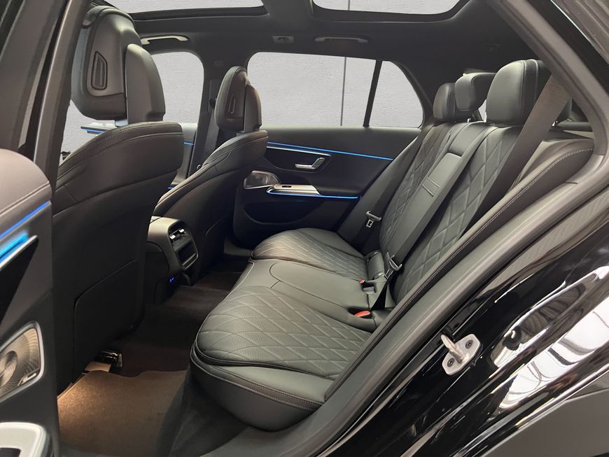 Mercedes-Benz E 300 2025