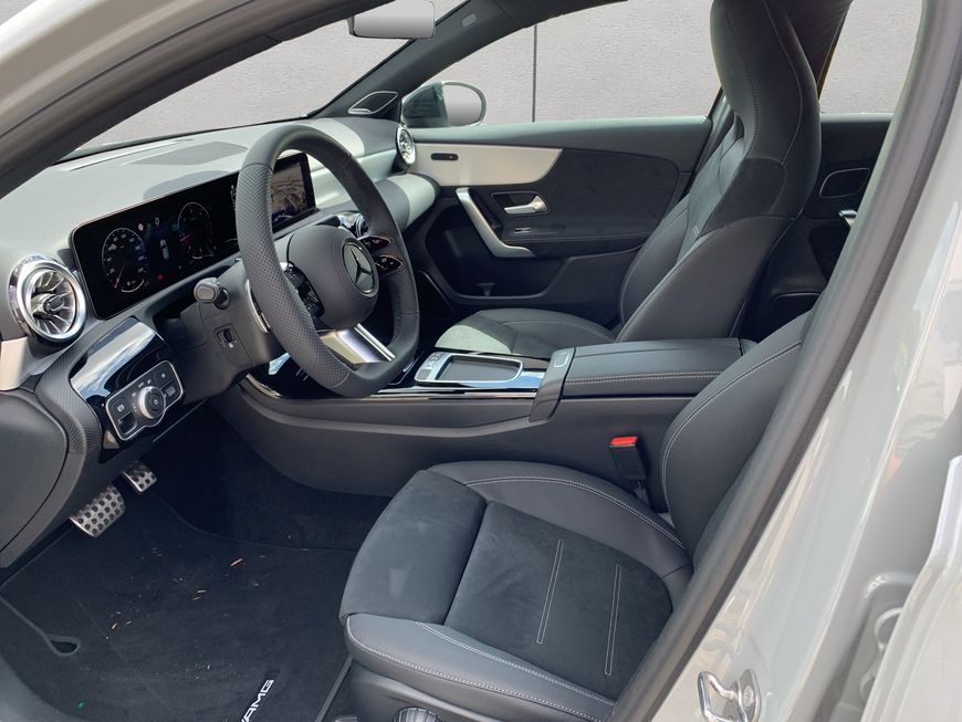 Mercedes-Benz A 180 2025