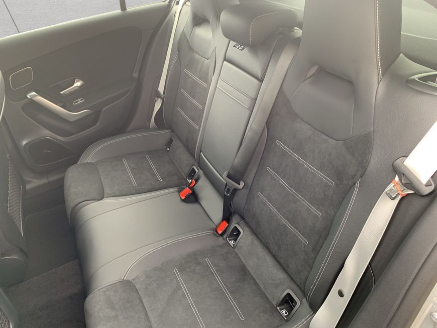 Mercedes-Benz A 180 2025