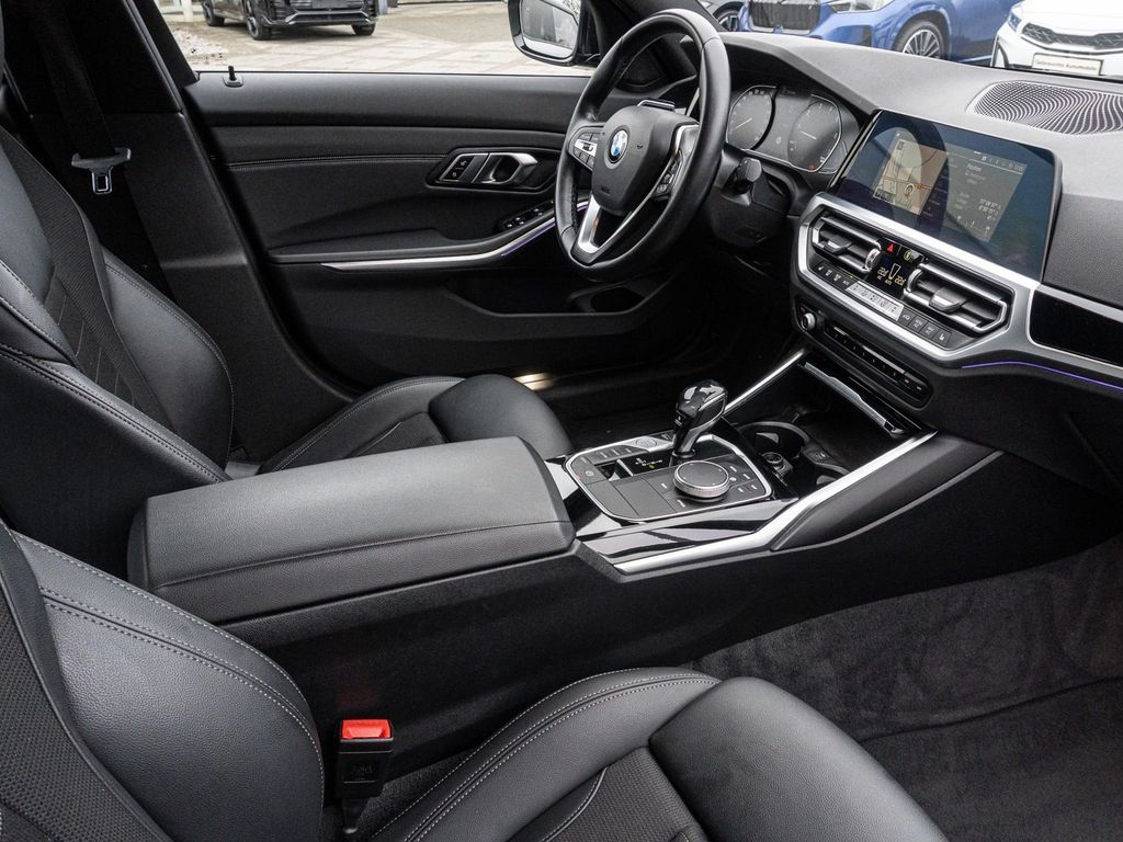 BMW 318 2021