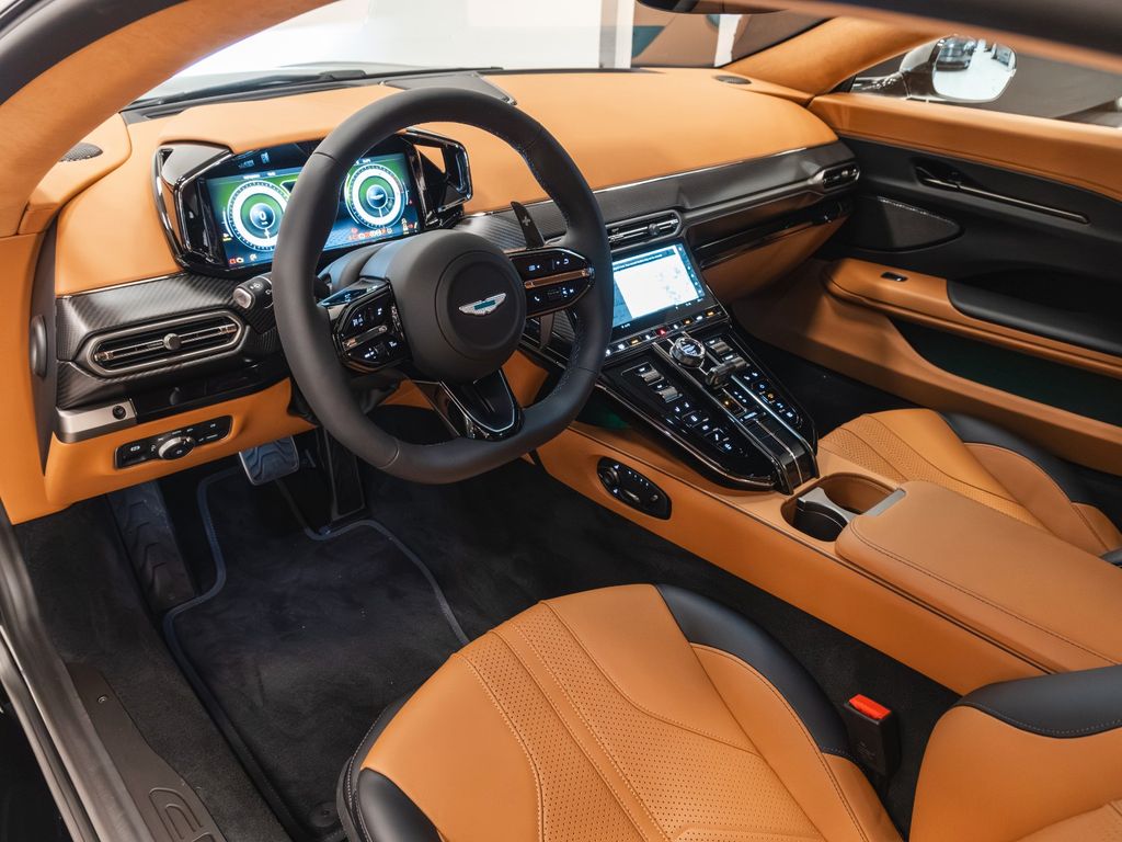 Aston Martin V8 Vantage 2025