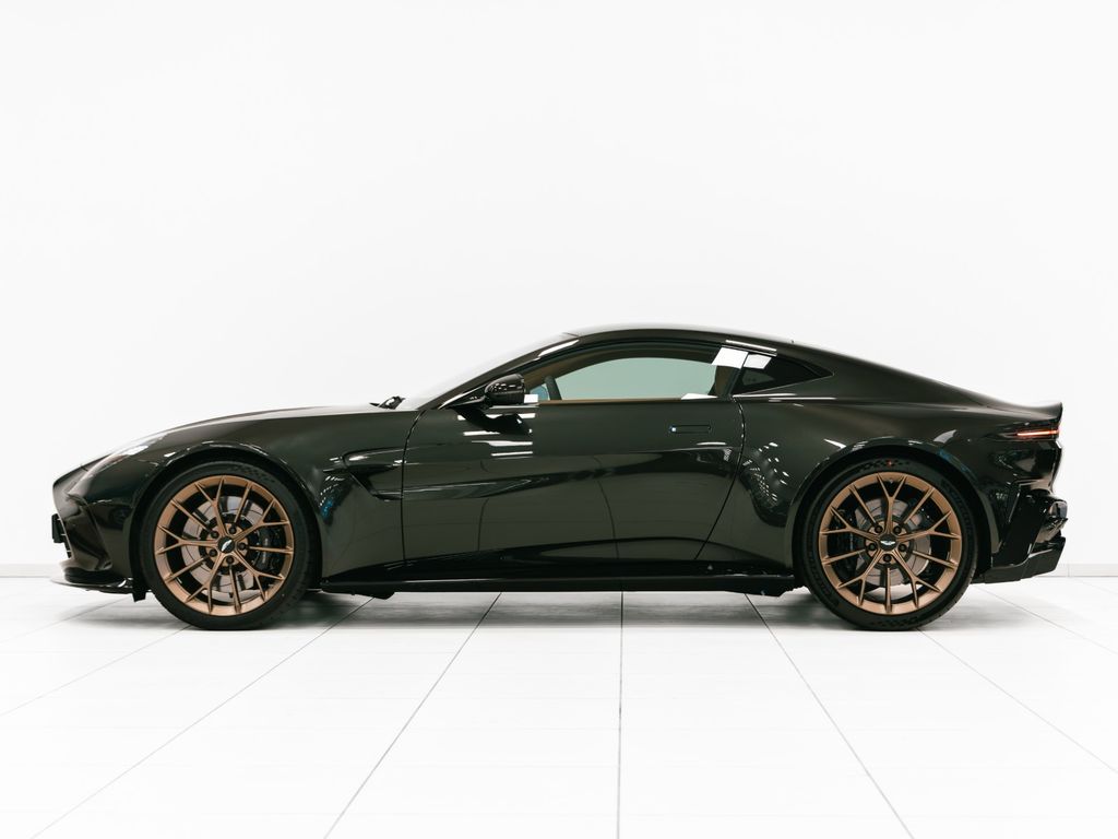 Aston Martin V8 Vantage 2025