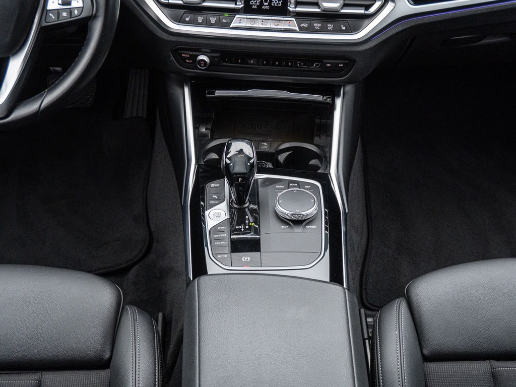 BMW 318 2021