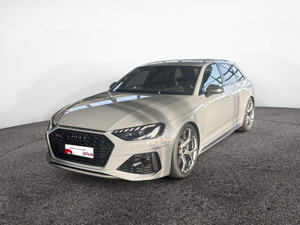 Audi RS4 2025