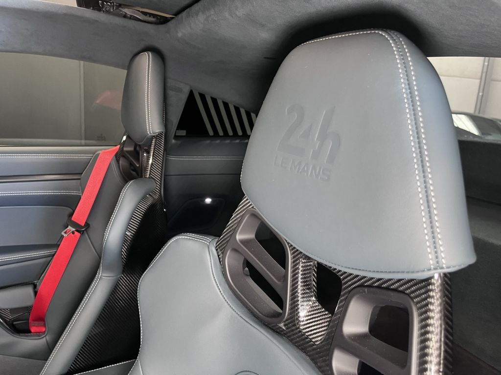 Porsche 992 2023