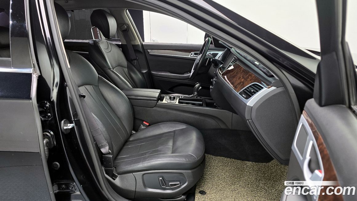 Hyundai Genesis 2015