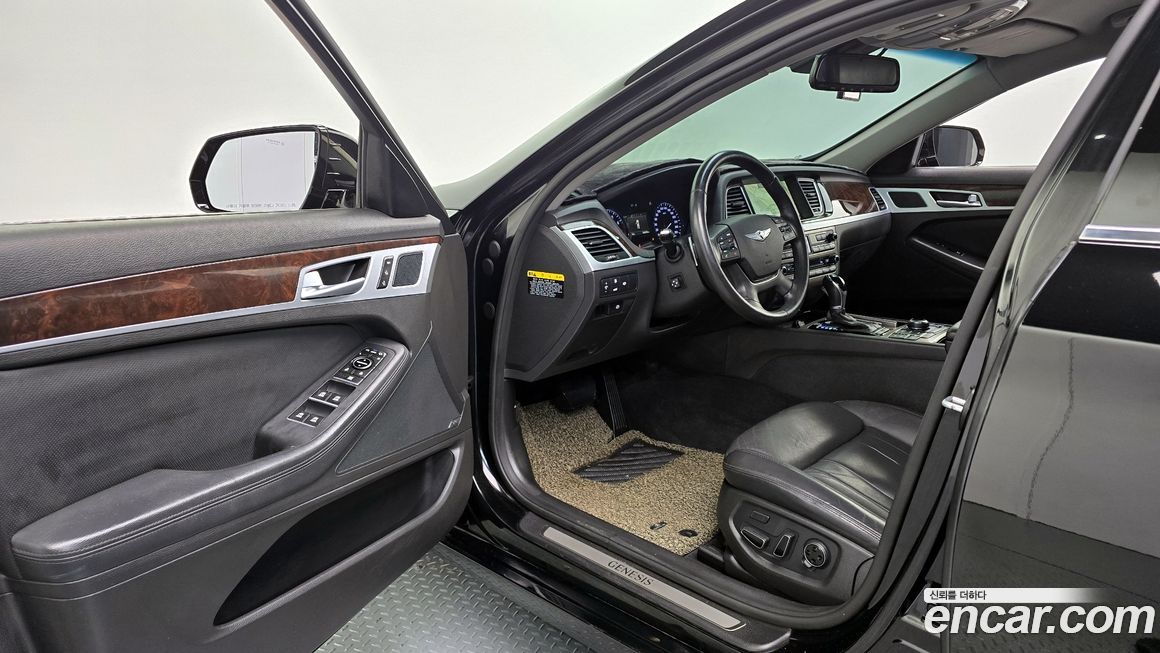 Hyundai Genesis 2015