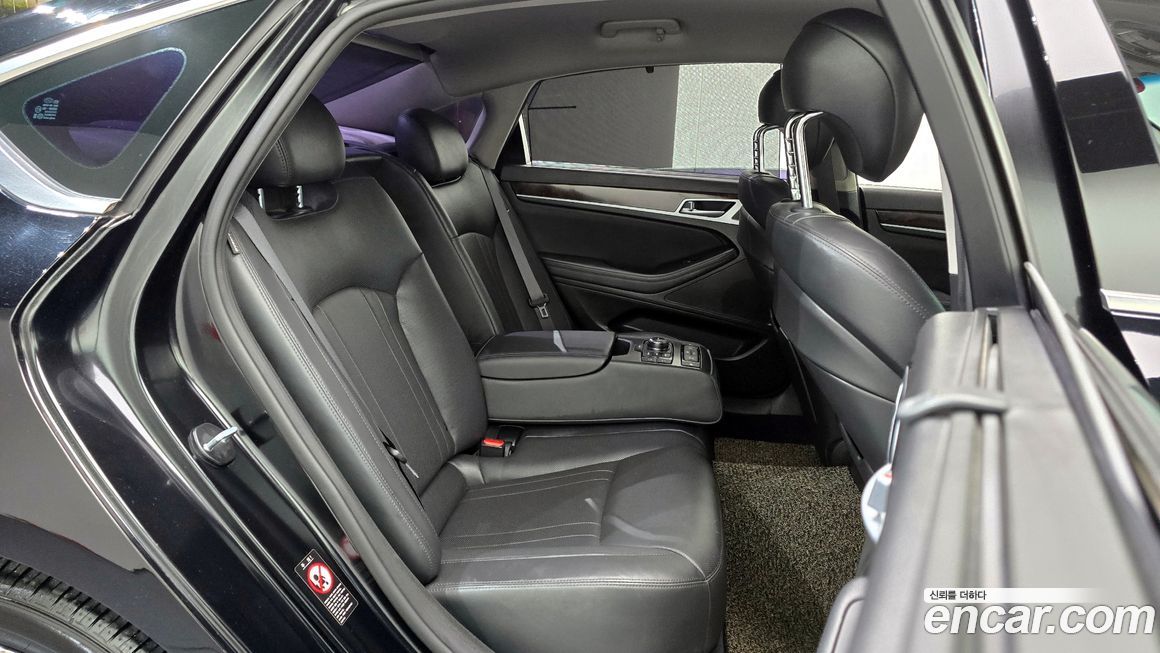 Hyundai Genesis 2015