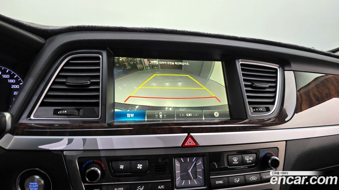 Hyundai Genesis 2015