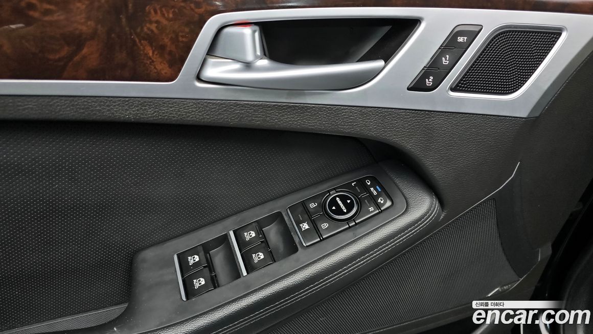 Hyundai Genesis 2015