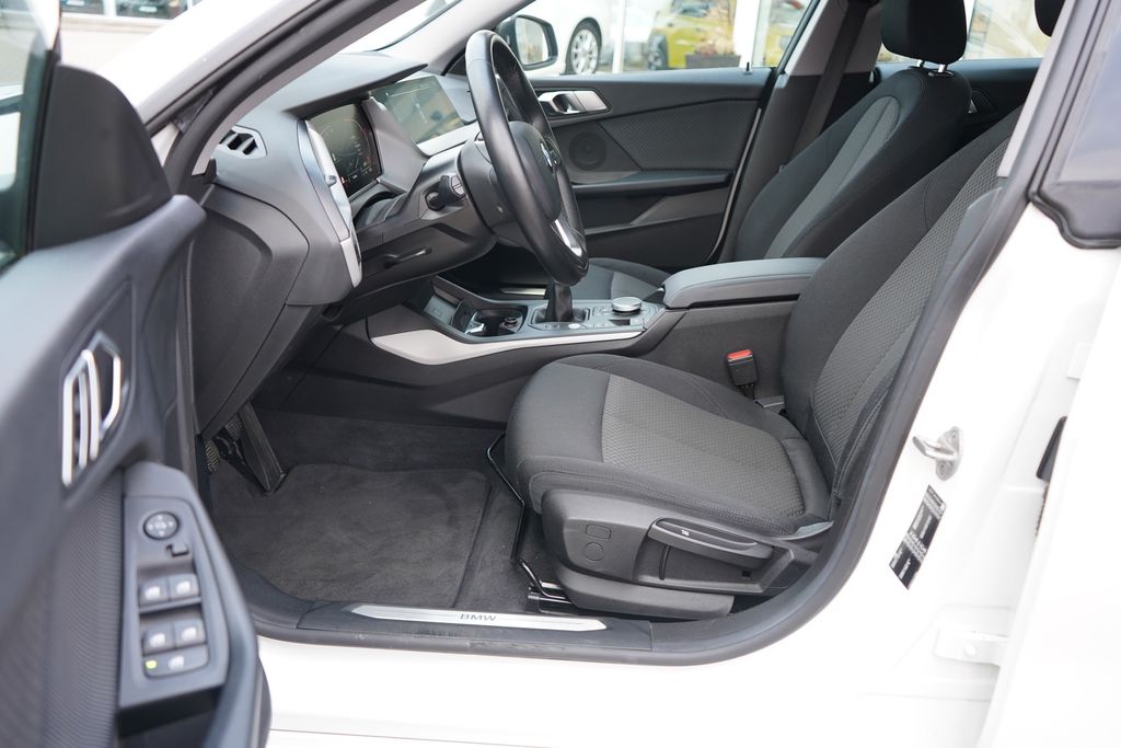 BMW 218 2021