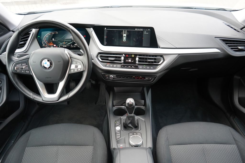 BMW 218 2021
