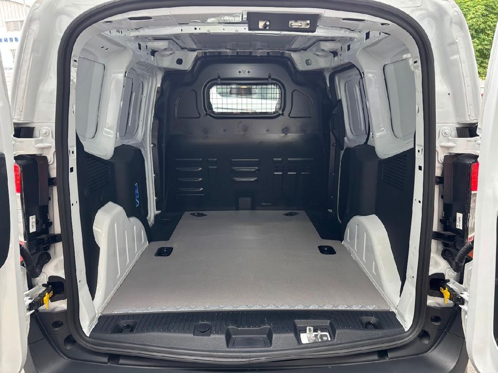 Ford Tourneo Courier 2025