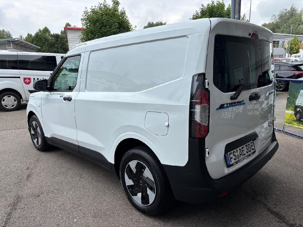 Ford Tourneo Courier 2025