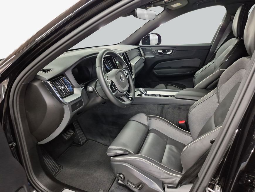 Volvo XC60 2025