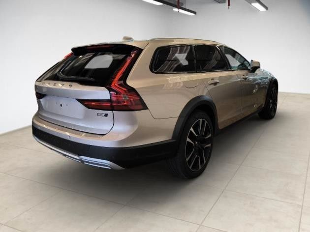 Volvo V90 Cross Country 2024