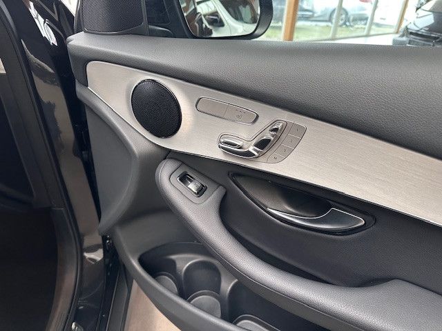 Mercedes-Benz GLC 300 2021