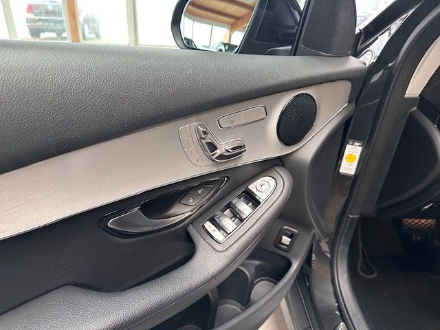 Mercedes-Benz GLC 300 2021