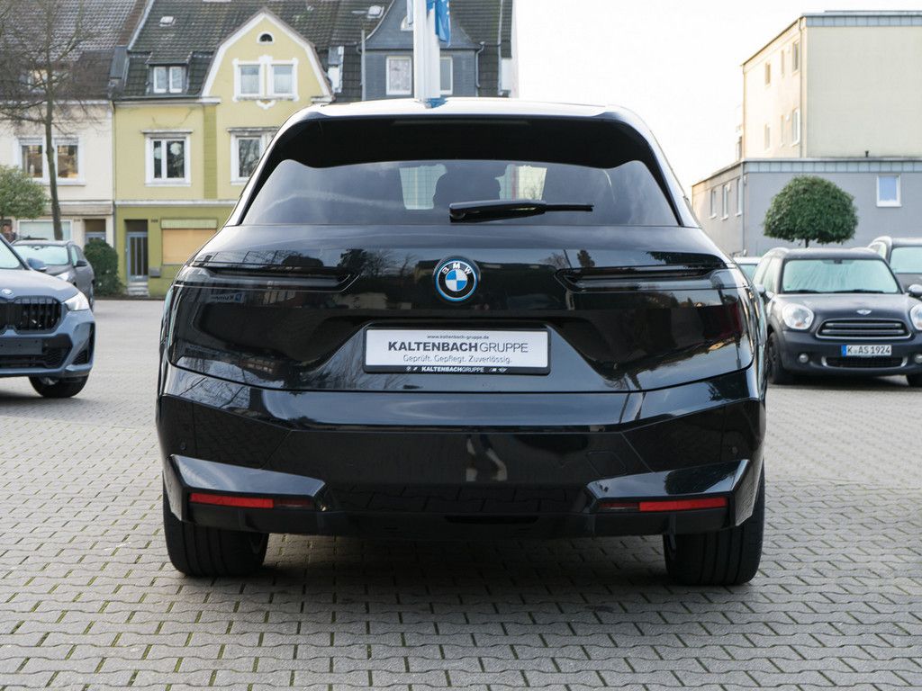 BMW iX 2023