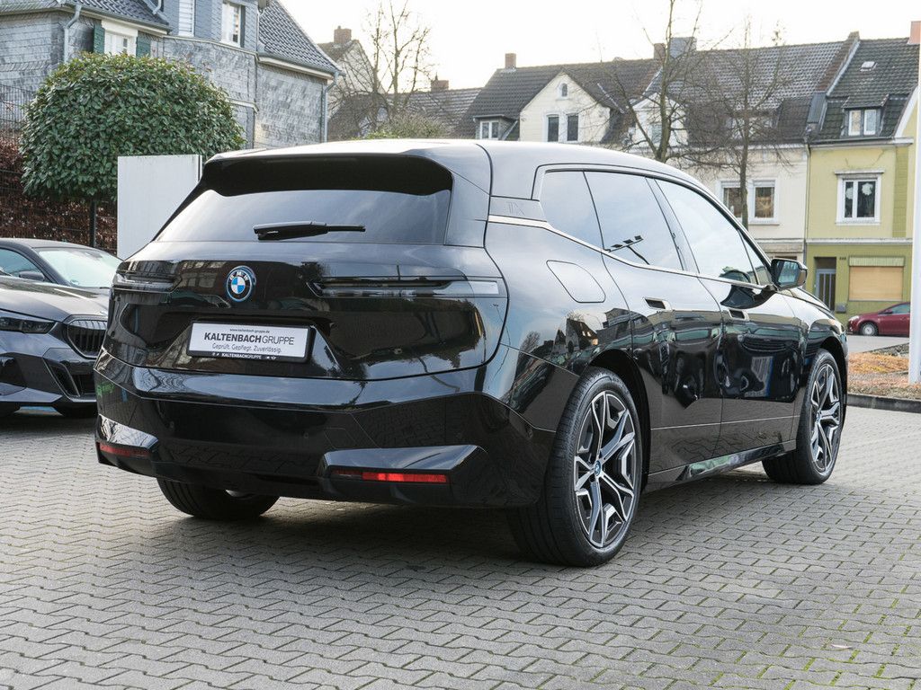 BMW iX 2023