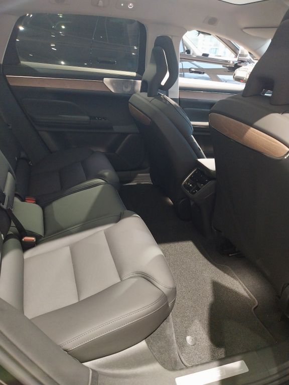 Volvo ES90
