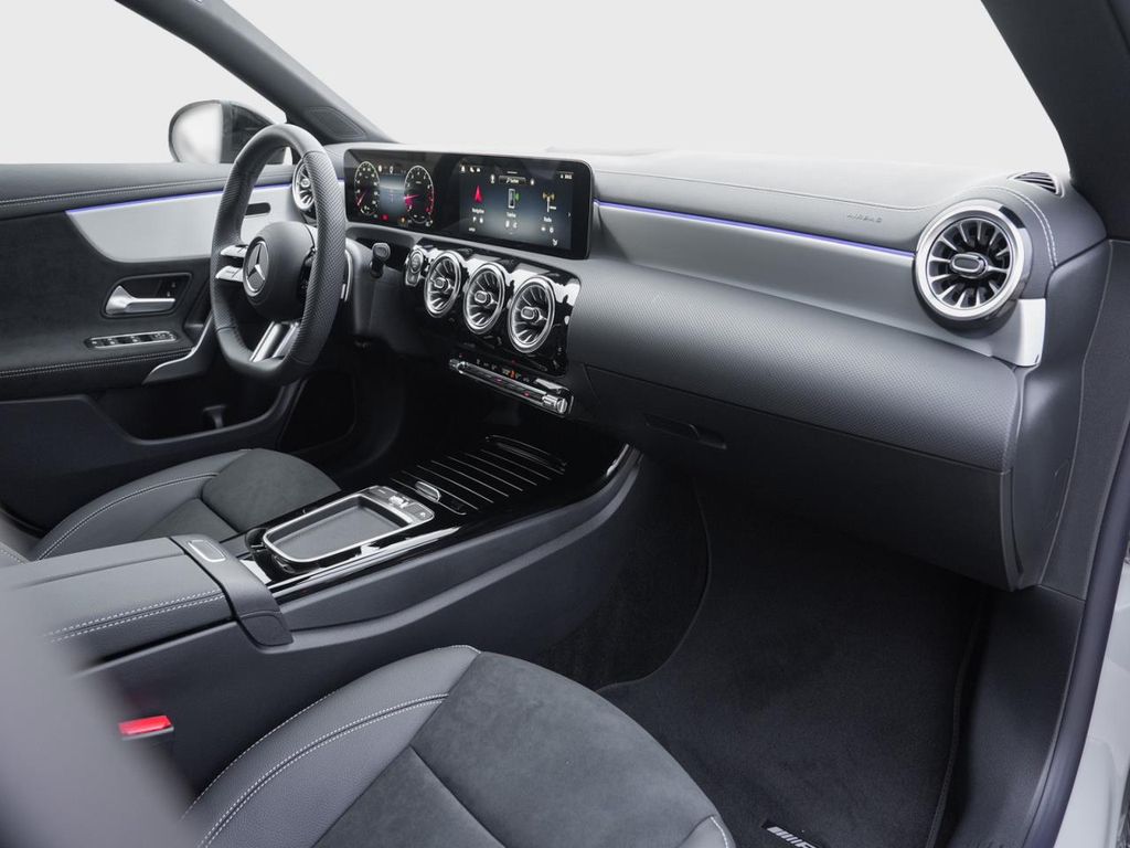 Mercedes-Benz CLA 180 2025