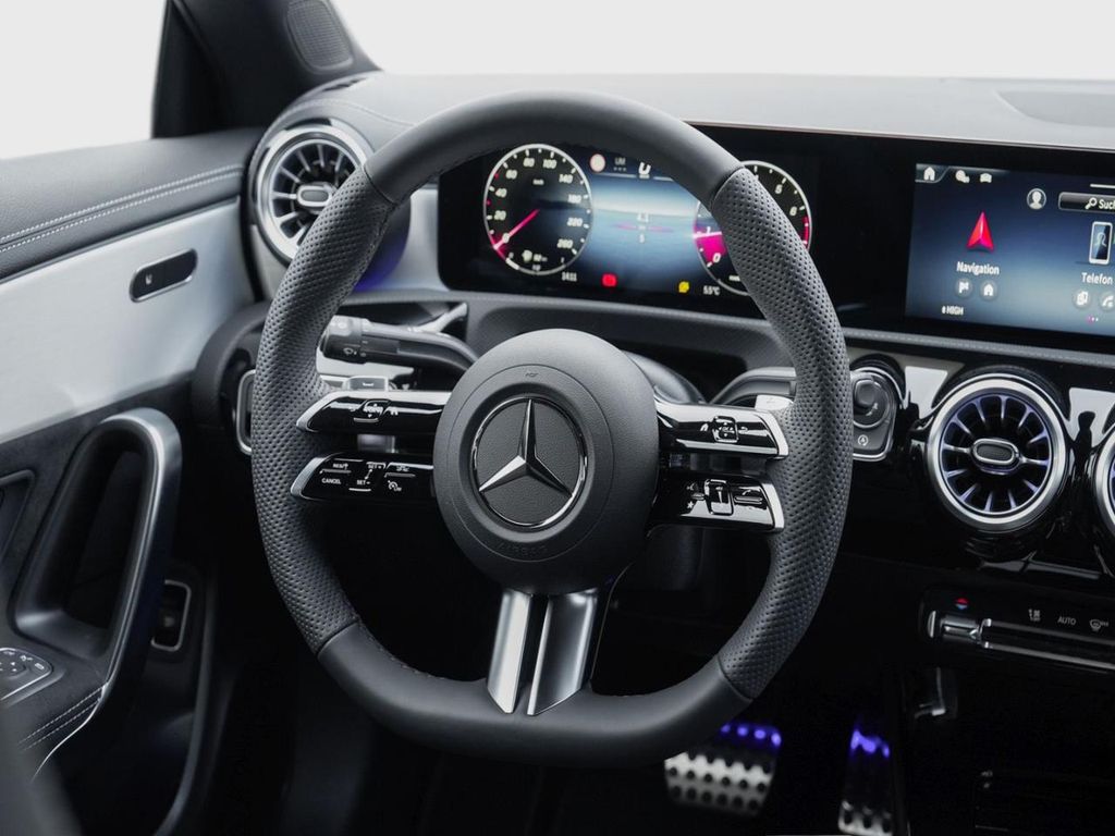 Mercedes-Benz CLA 180 2025