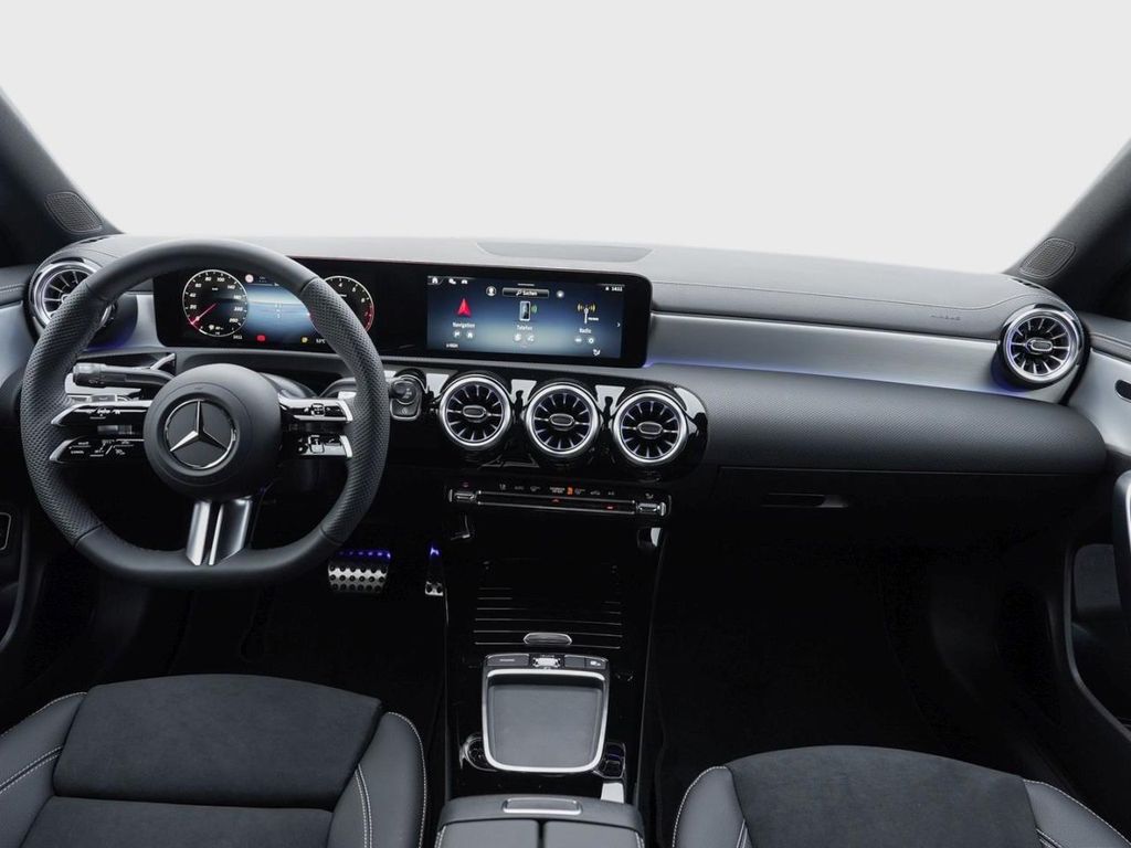 Mercedes-Benz CLA 180 2025