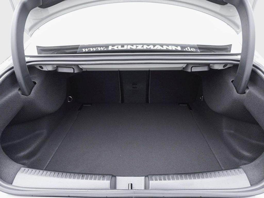 Mercedes-Benz CLA 180 2025