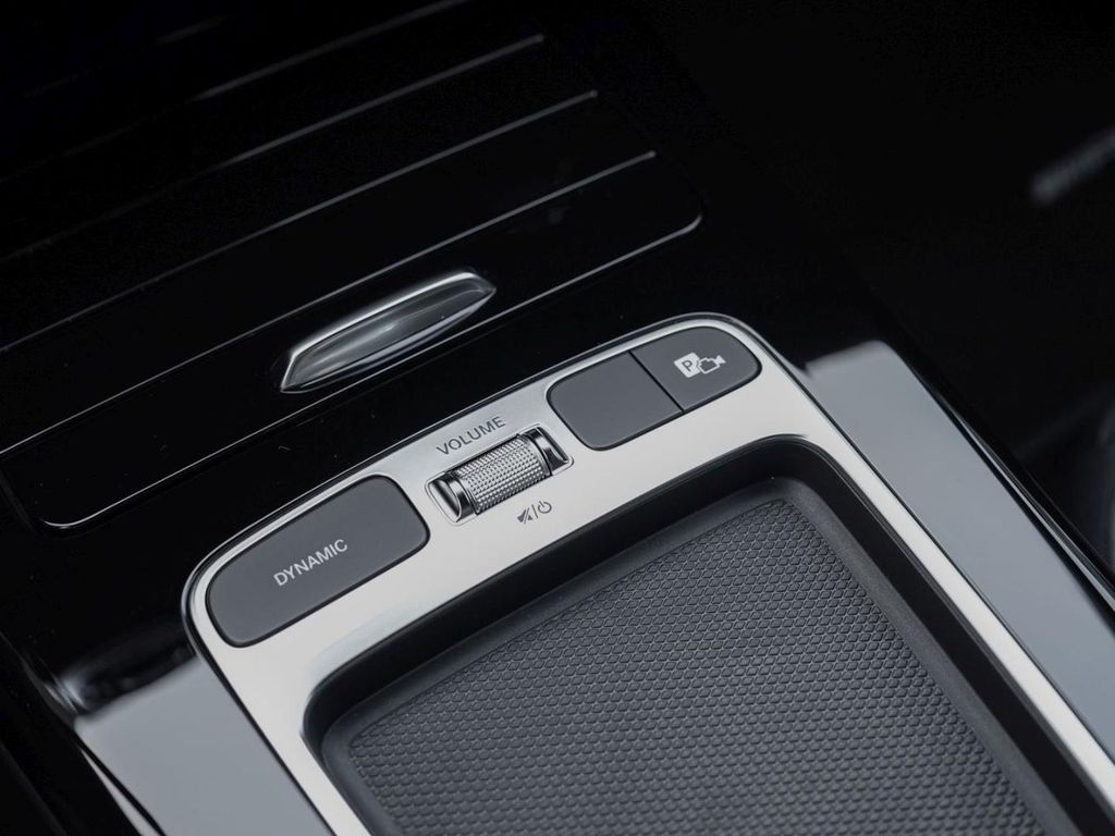 Mercedes-Benz CLA 180 2025