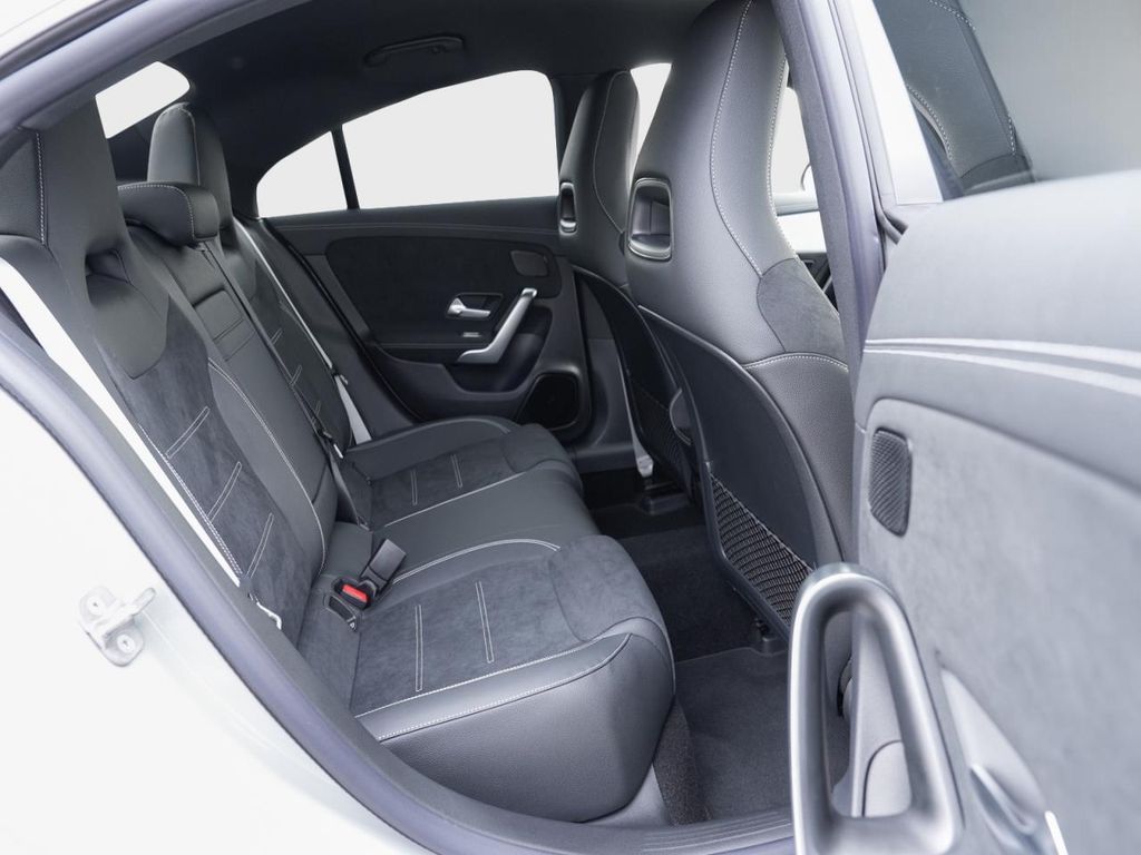 Mercedes-Benz CLA 180 2025