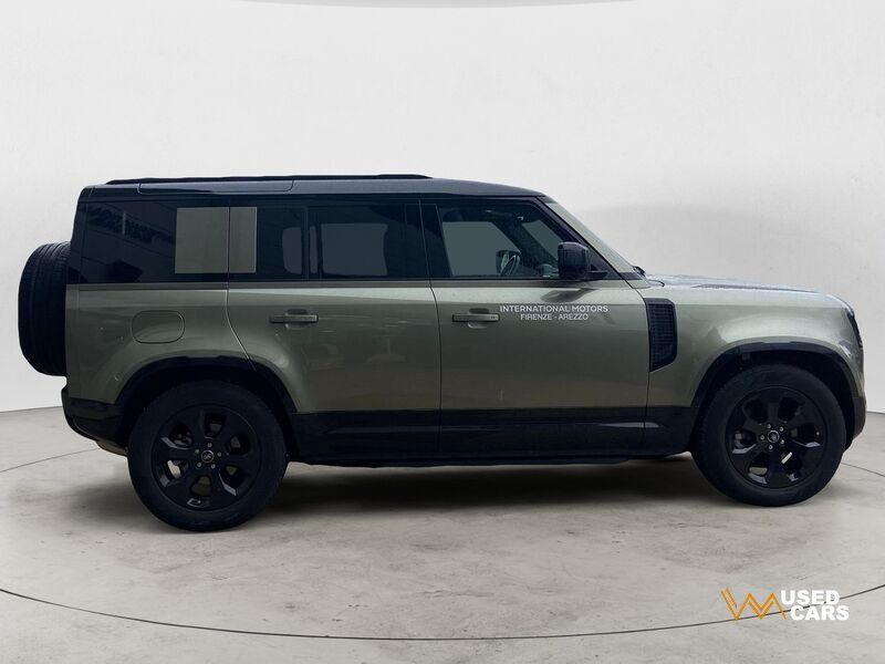 Land Rover Defender 2025