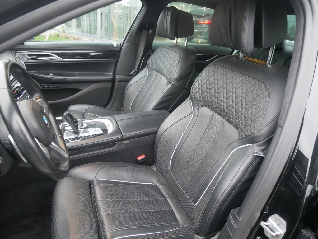 BMW 750 2019