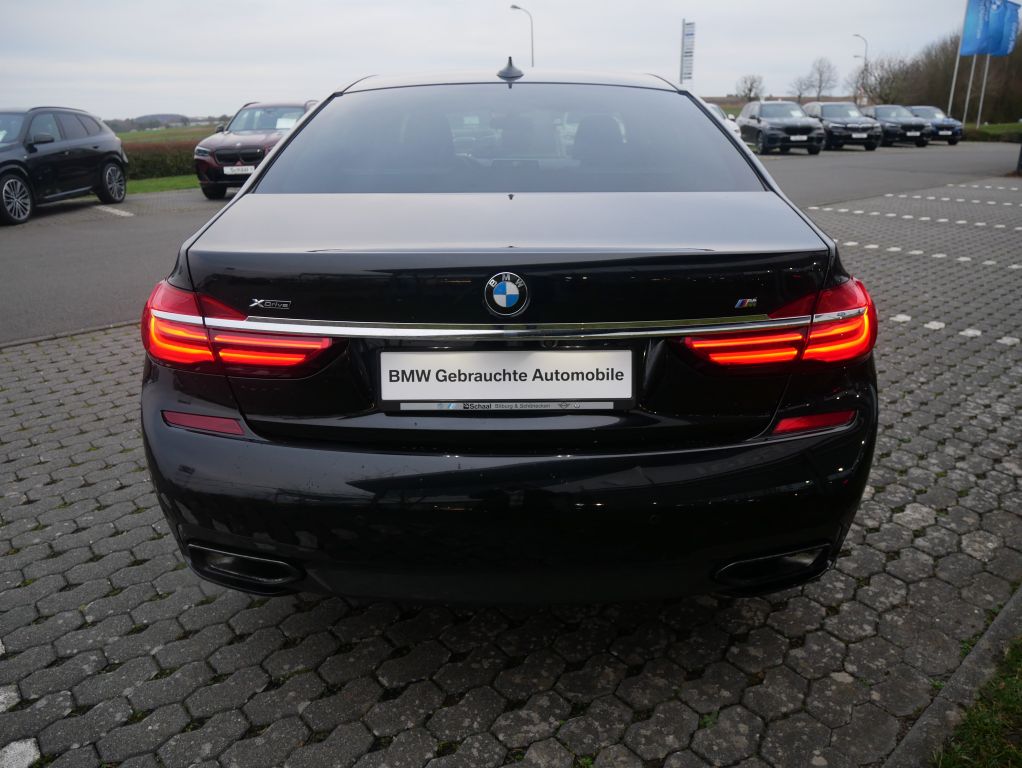 BMW 750 2019
