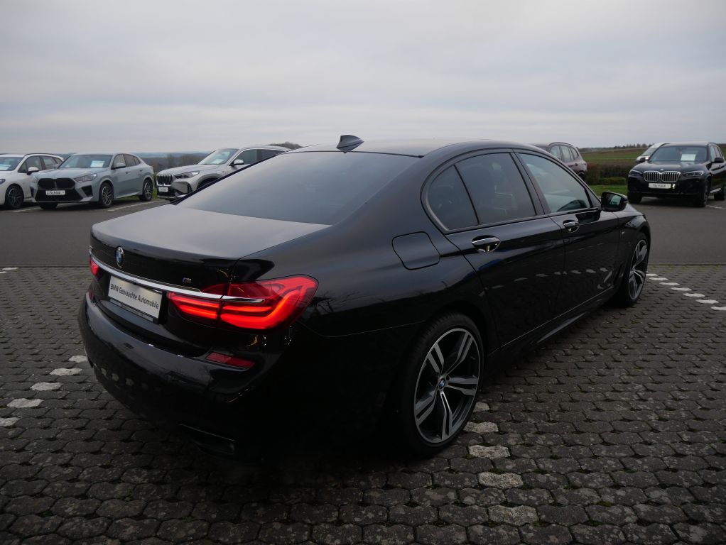 BMW 750 2019