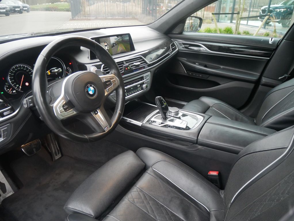 BMW 750 2019