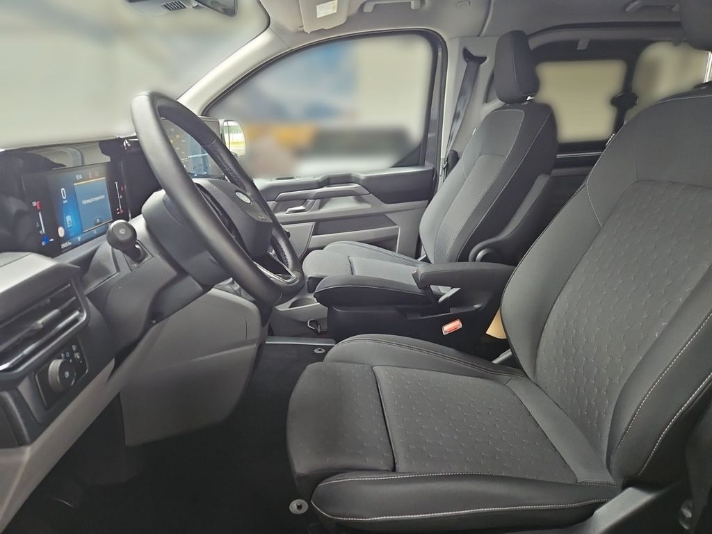 Ford Tourneo Custom 2025