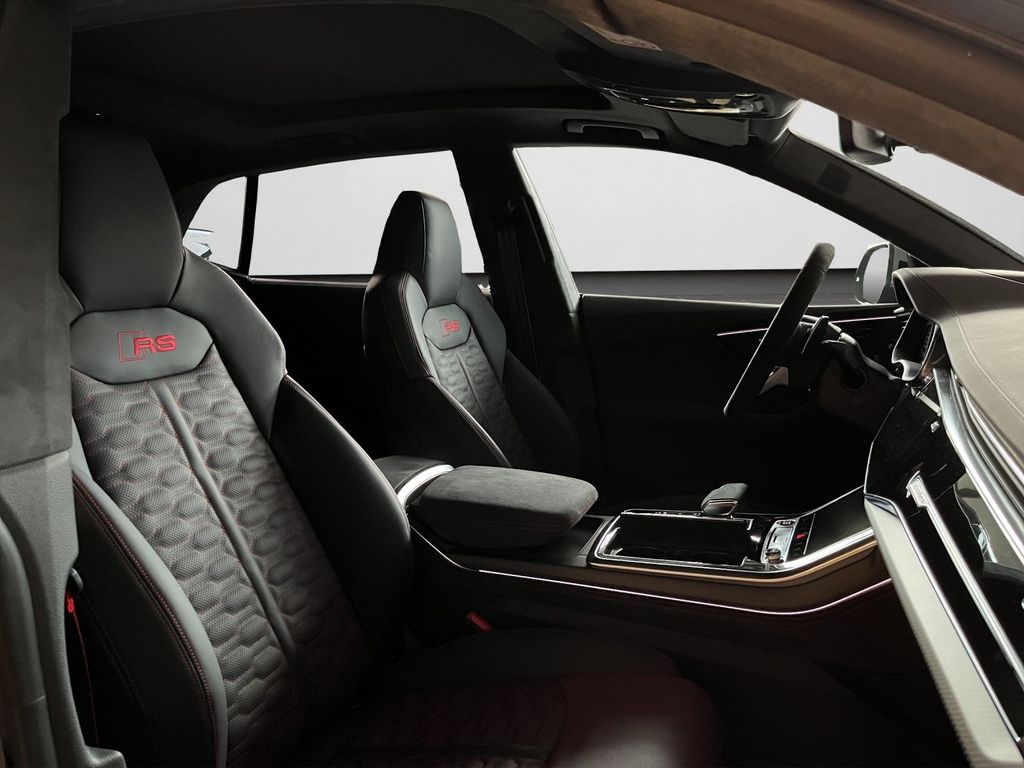 Audi RSQ8 2025