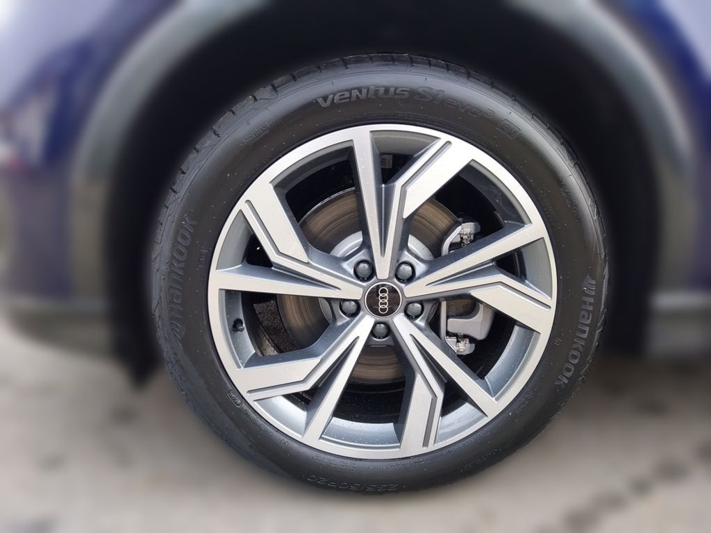 Audi Q4