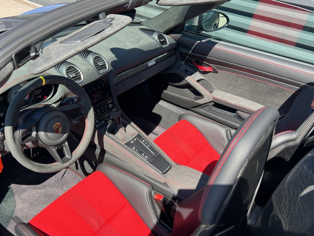 Porsche Boxster 2025