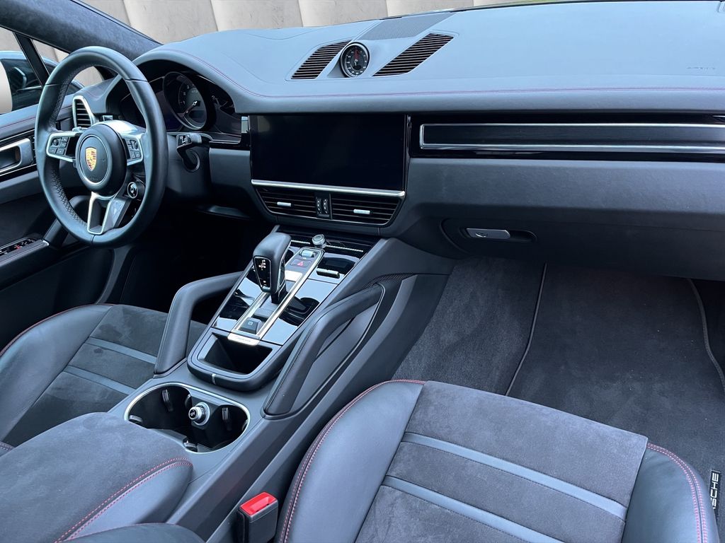 Porsche Cayenne 2021