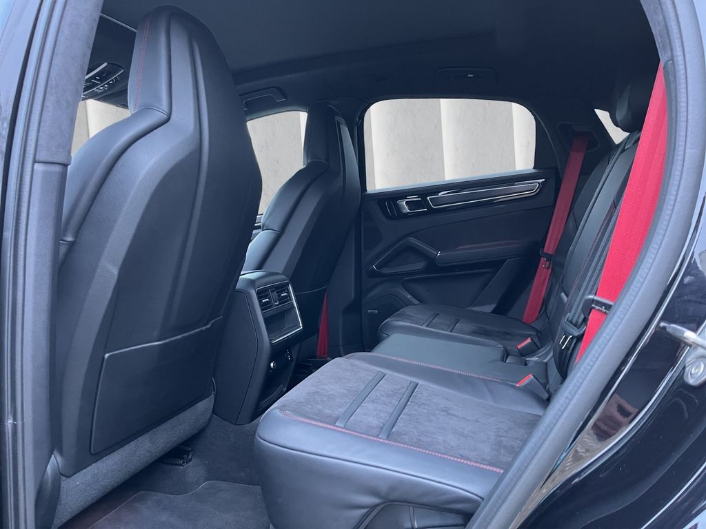 Porsche Cayenne 2021