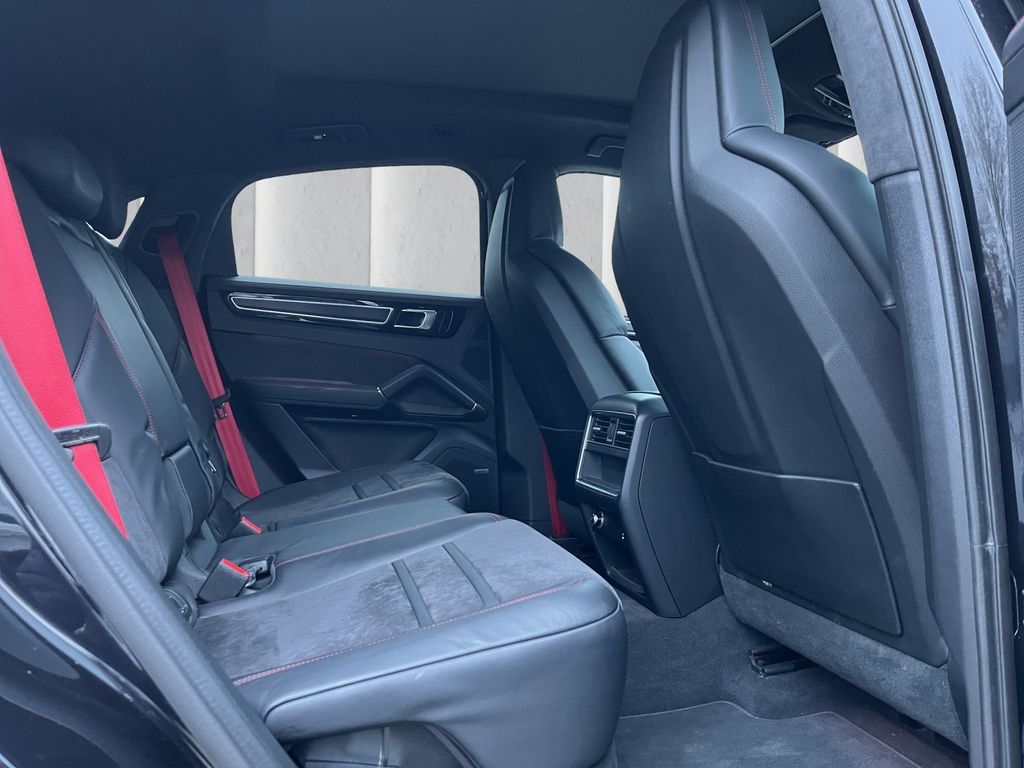 Porsche Cayenne 2021