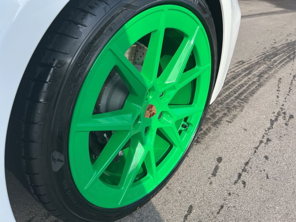Porsche 992 2025