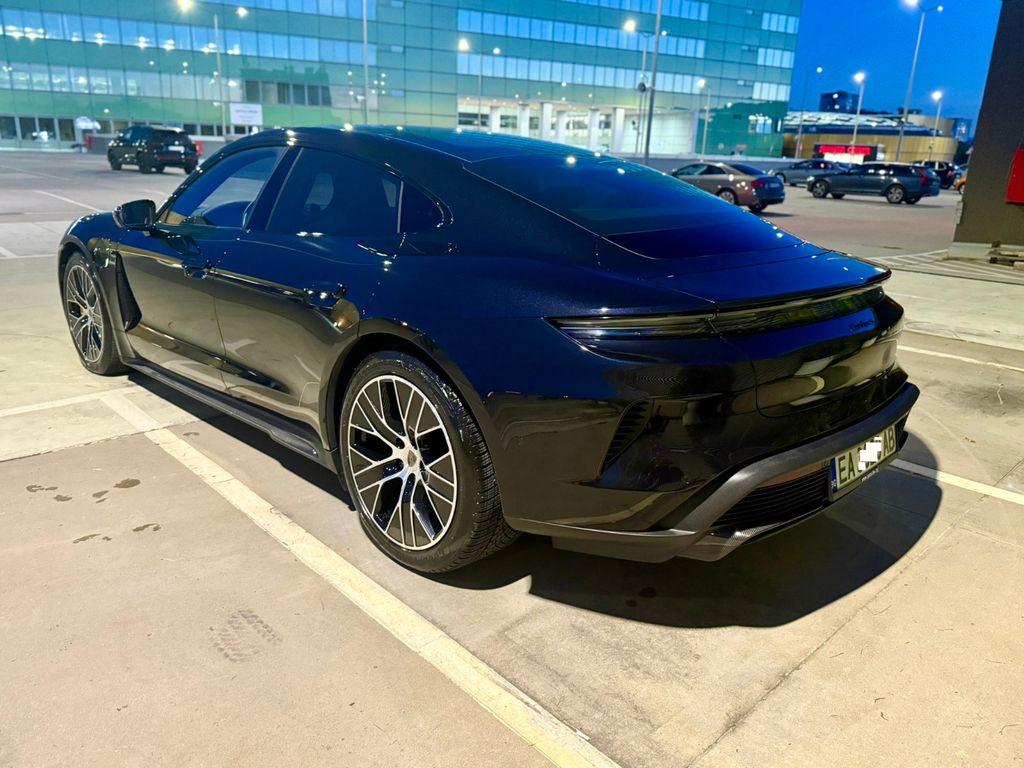 Porsche Taycan 2024