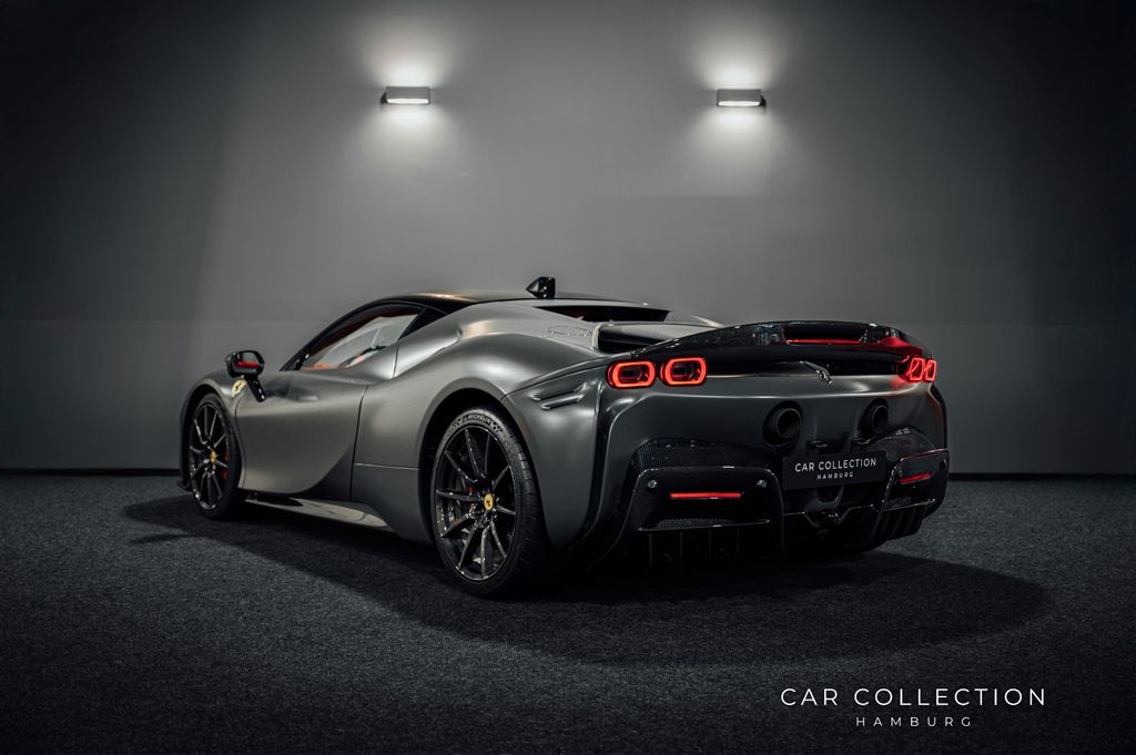 Ferrari SF90 2023